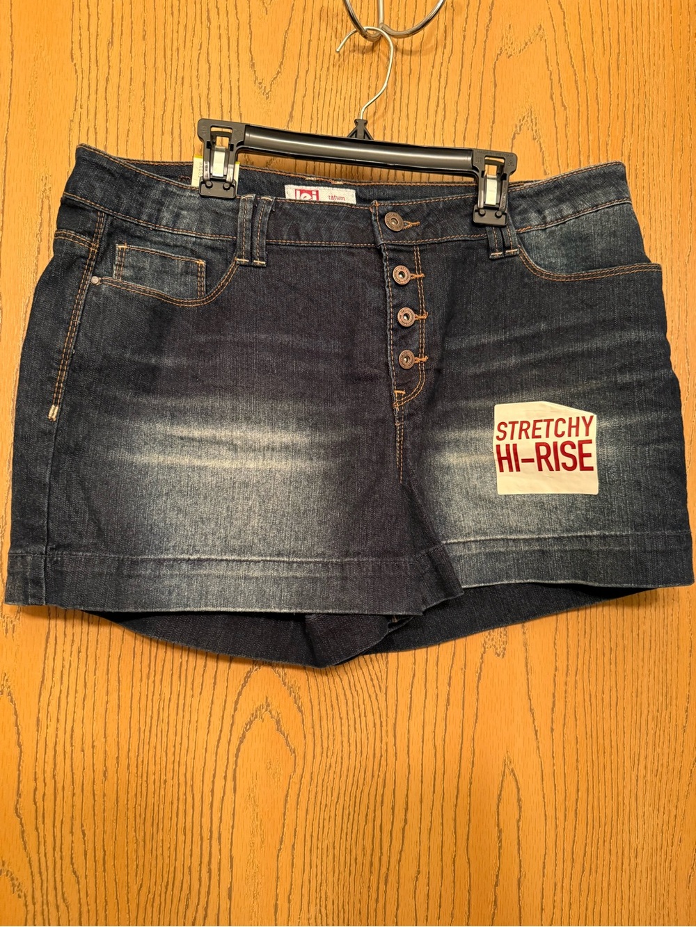 NWT l.e.i. Size 17 regular high rise shorts